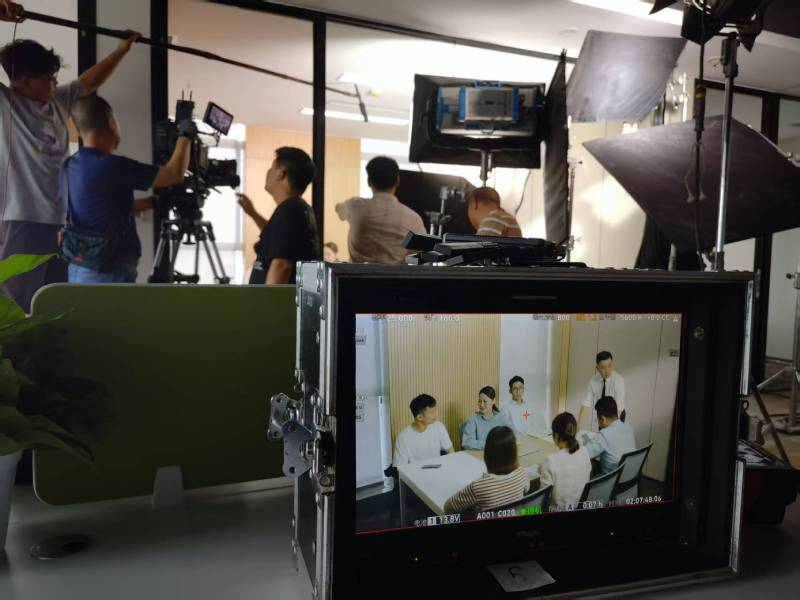 普洱TVC拍摄公司：科技产品视觉化大师，诠释未来感与功能美学